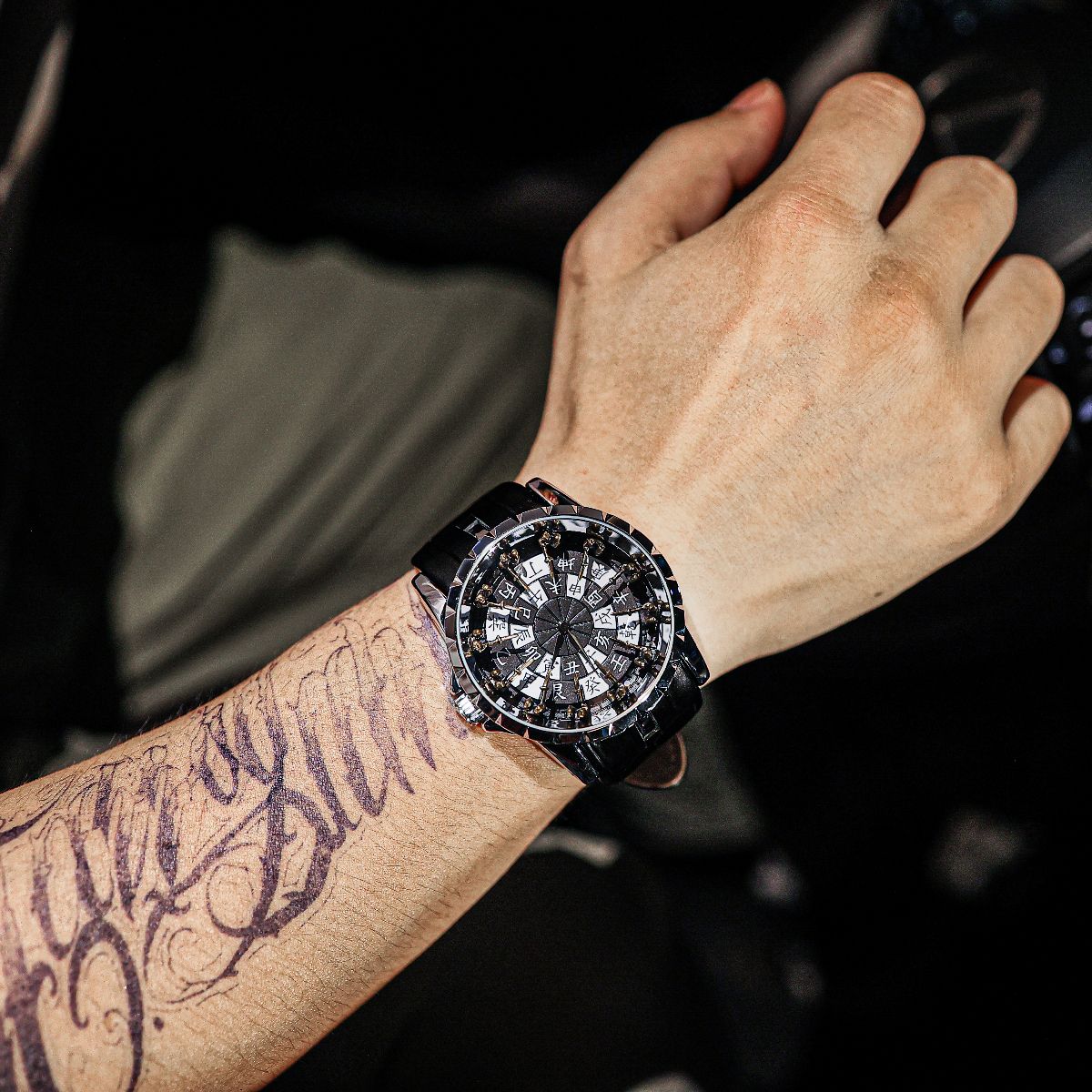 New High-End Luxury Round-Tabl - Zodiac Luxury Watch 评论和价格