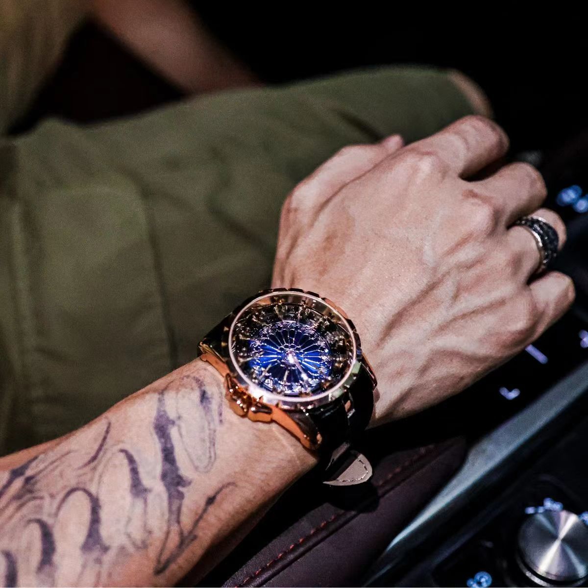 Luxurious and Elegant Men's Wa - Zodiac Luxury Watch 评论和价格