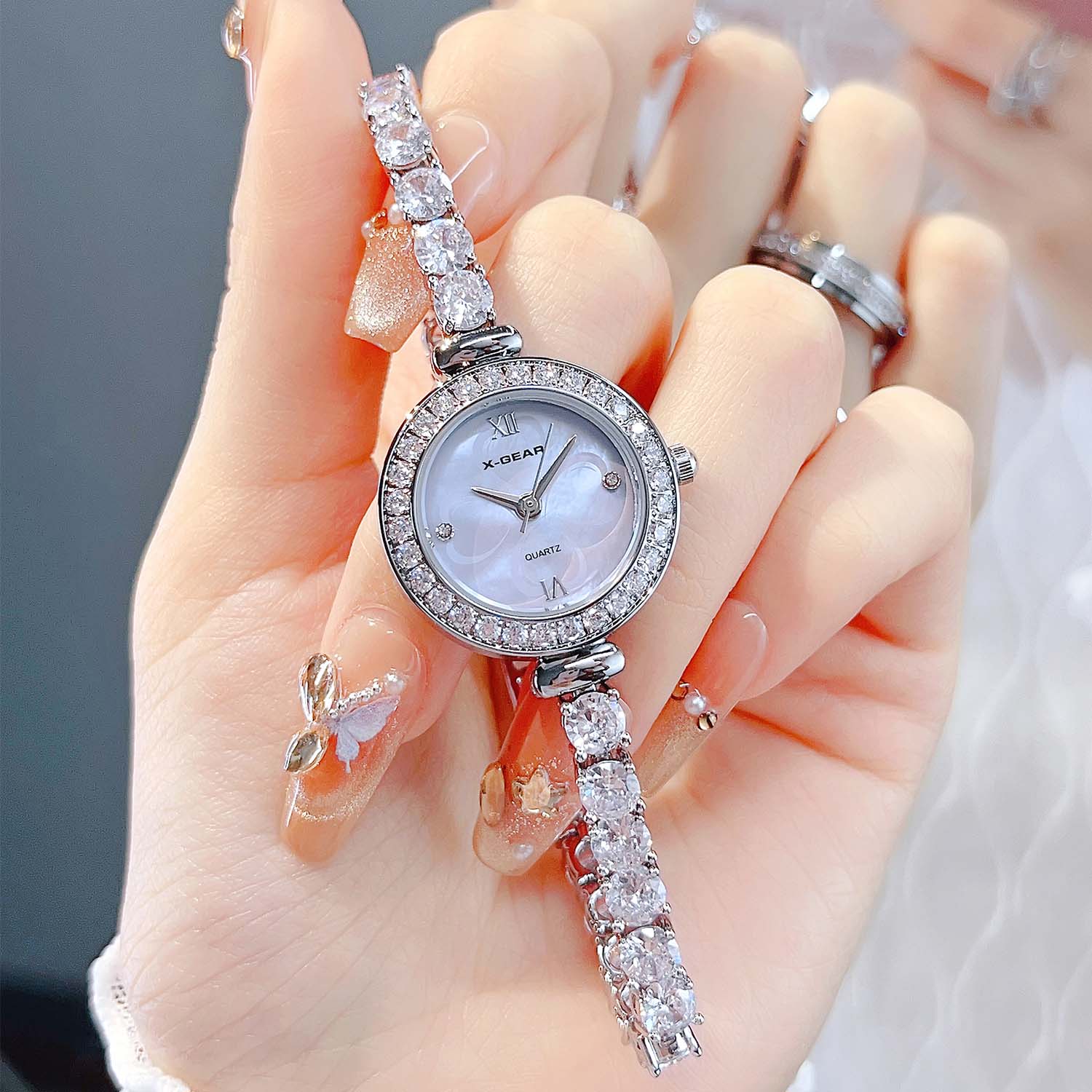 X-GEAR Fashion Zircon Diamond  - Luxury X I Watch 评论和价格